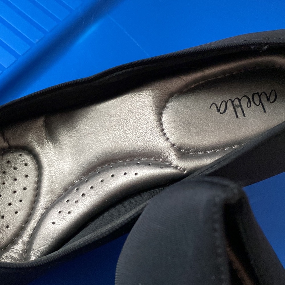 Heels - Picture 4 of 4